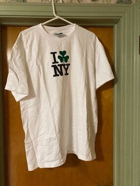 Vintage Made in USA I Love New York Shamrock T Shirt 100% Cotton Medium